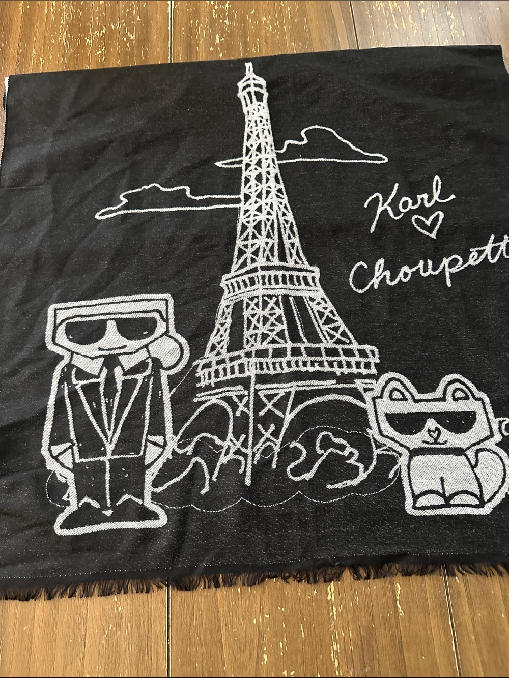 New Karl Lagerfeld scarves one size*